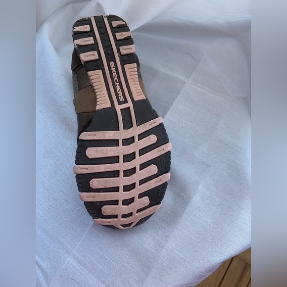 Sketchers slid on kids shoes - Picture 3 of 3